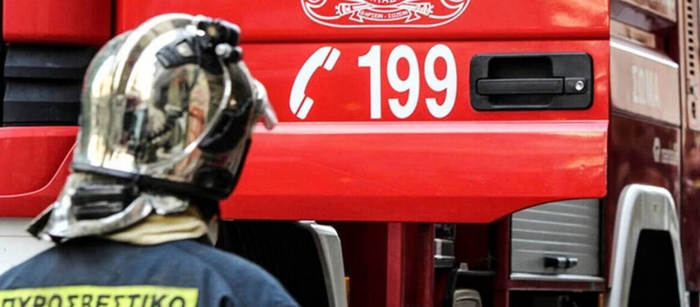 Κορωπί: Μεγάλη φωτιά σε εταιρεία στη λεωφόρο Βάρης - Κλειστό το ρεύμα από Κορωπί προς Βάρη